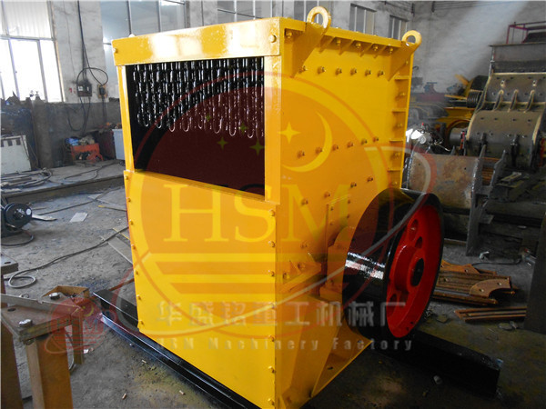 巨石破碎机